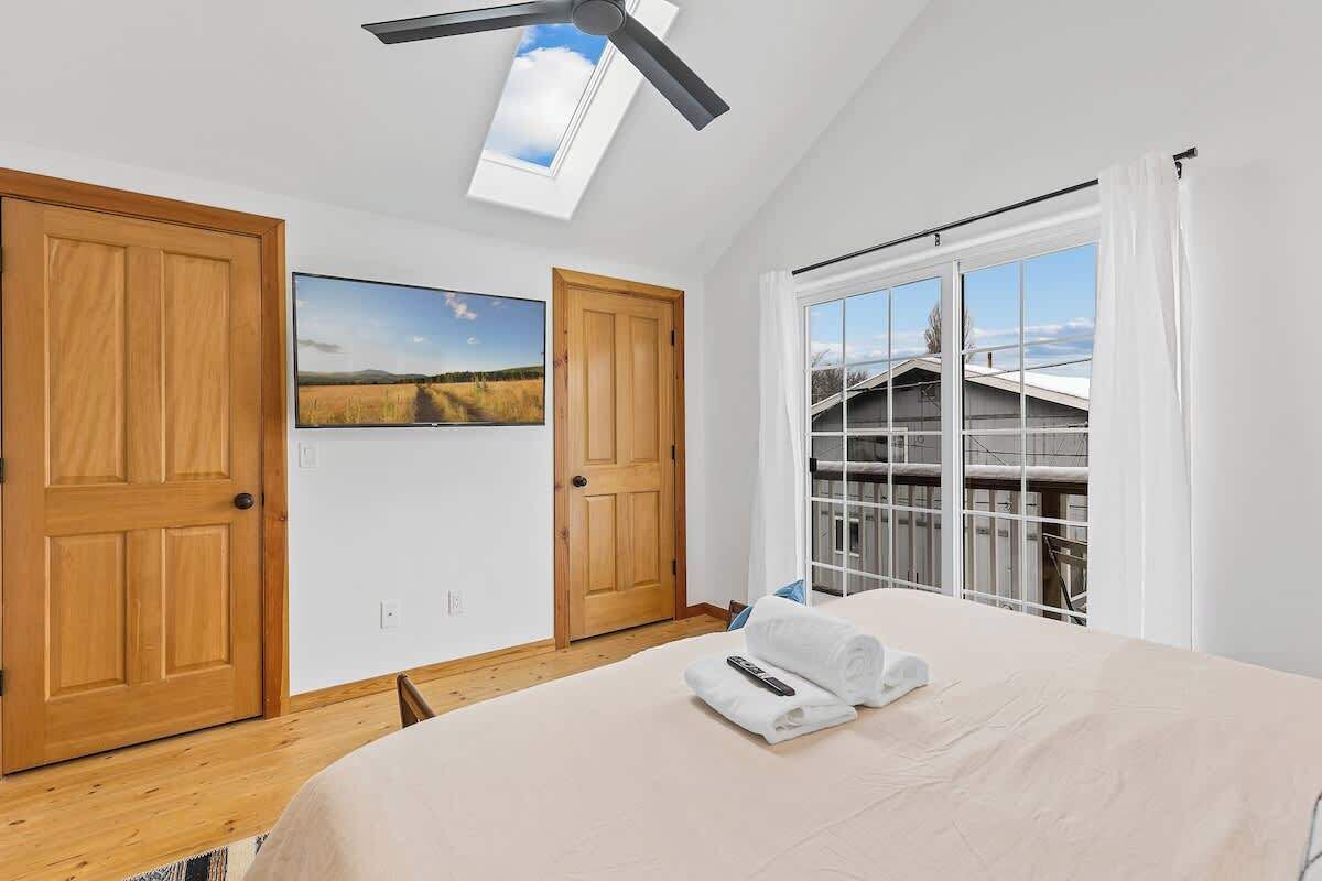 2 bedrooms, iron/ironing board, travel crib, WiFi