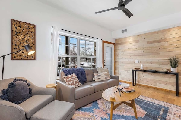 Kick back, relax, and enjoy vacation in Flagstaff.