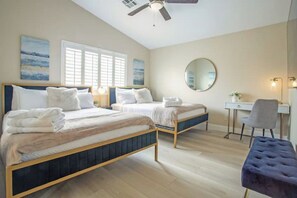 5 habitaciones, escritorio y tabla de planchar con plancha 