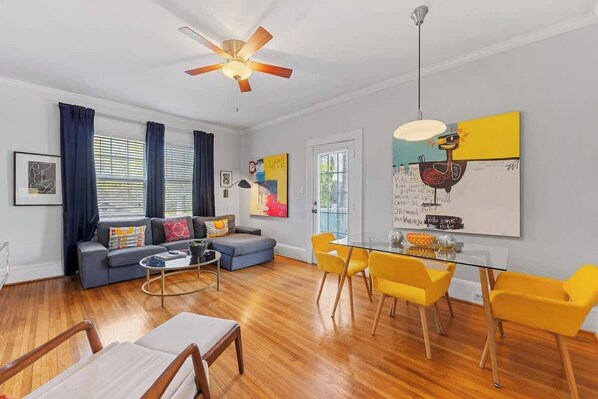 TV, offices - Bright 2BR in Dilworth · Balcony · Free Parking (Charlotte)