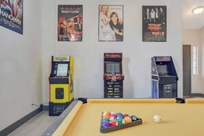 غرفة الألعاب