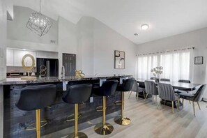 تناول الطعام