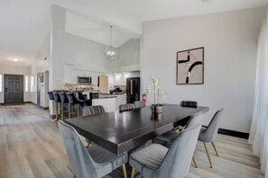 Dining - Amazing 4BD Home w/Pool, Arcades, & Billiard! (Las Vegas)