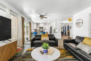 智能电视、壁炉、乒乓球