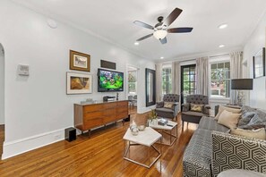 TV, offices - Tranquil Myers Park 2BR King Condo | Porch (Charlotte)