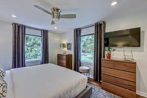 1 habitación, tabla de planchar con plancha, cuna de viaje y wifi 
