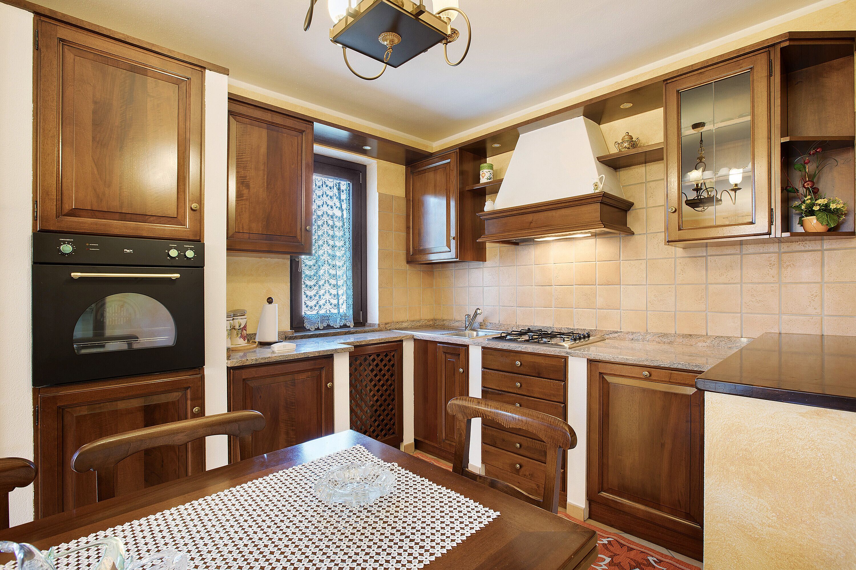 Kühlschrank, Ofen, Herdplatte, Geschirrspüler