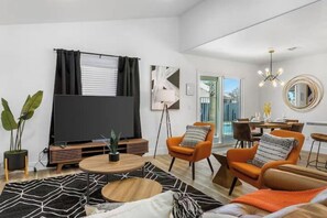Smart-TV, Videospiele, Tischfußball