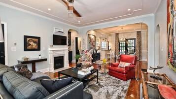 TV, fireplace, offices