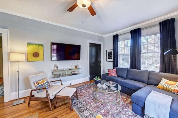 TV, offices - Clean 6BR, 3 King Condos | Dilworth | Walkable (Charlotte)