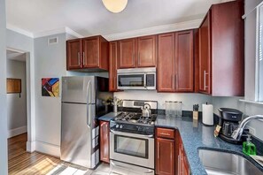 Fridge, microwave, oven, stovetop - Clean 6BR, 3 King Condos | Dilworth | Walkable (Charlotte)