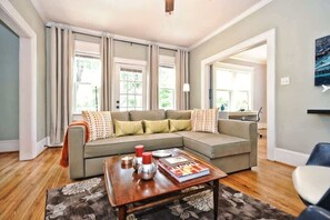 TV, offices - Clean 6BR, 3 King Condos | Dilworth | Walkable (Charlotte)