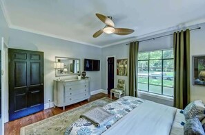 2 habitaciones, tabla de planchar con plancha, cuna de viaje y wifi