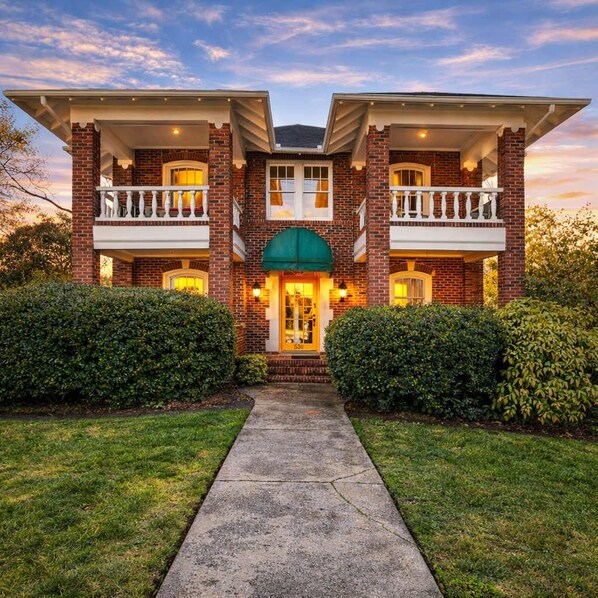 Exterior - Boutique Elizabeth Condo, King Bed, Porch (Charlotte)