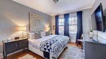 4 bedrooms, desk, iron/ironing board, travel crib