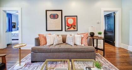 The Home Collection: Historic Myers Park 2BR/2BA | Step-Free | Screened Porch