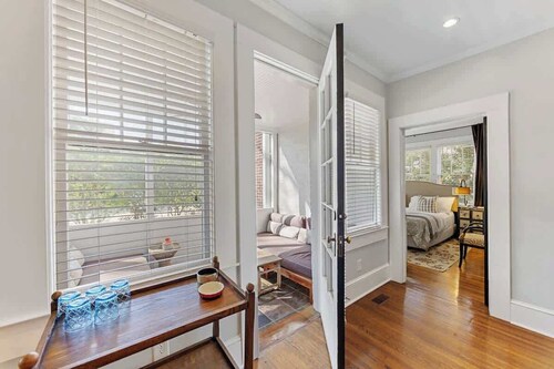 The Home Collection: Historic Myers Park 2BR/2BA | Step-Free | Screened Porch