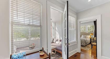The Home Collection: Historic Myers Park 2BR/2BA | Step-Free | Screened Porch