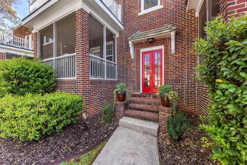 Cozy Dilworth 1BR King Condo | Porch | Walkable