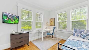 2 bedrooms, desk, iron/ironing board, travel crib