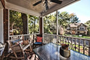 Outdoor dining - Chic Historic Dilworth Condo · King Bed · Porch (Charlotte)