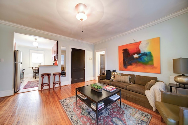 Living room to relax and unwind. This space is designed for comfort, creating the perfect setting for relaxation and enjoyment.