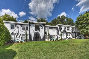 Exterior - Stylish Myers Park 1BR King Condo | Queens Rd (Charlotte)