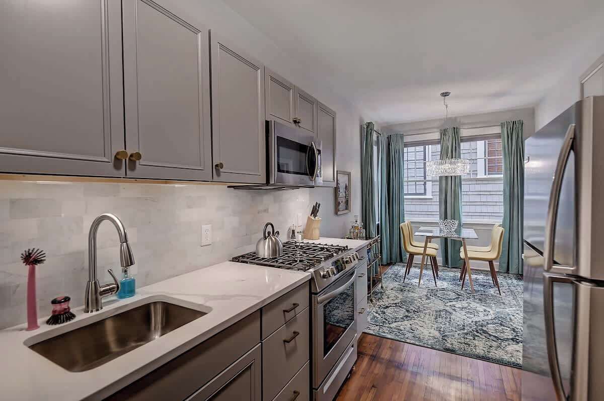 Geladeira, micro-ondas, fogão, cooktop