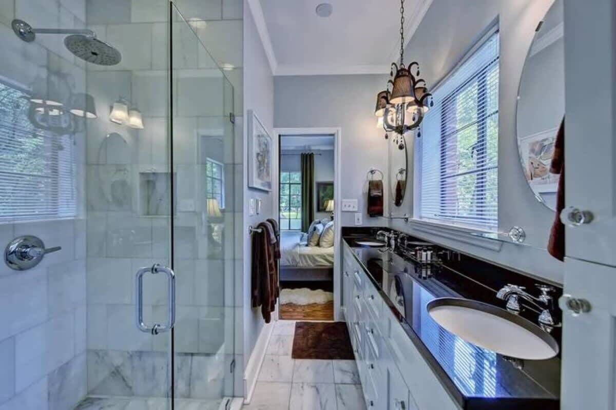 Shower, hair dryer, towels, shampoo