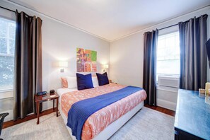 1 bedroom, desk, iron/ironing board, travel cot - Historic Elizabeth Retreat | Private Porch & King Suite | 1st Floor Ease (Charlotte)
