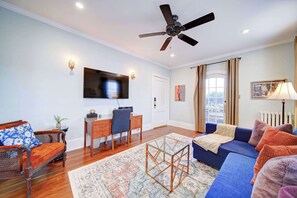 TV, offices - Historic Elizabeth Retreat | Private Porch & King Suite | 1st Floor Ease (Charlotte)