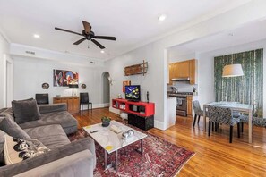 Televisie en een kantoor