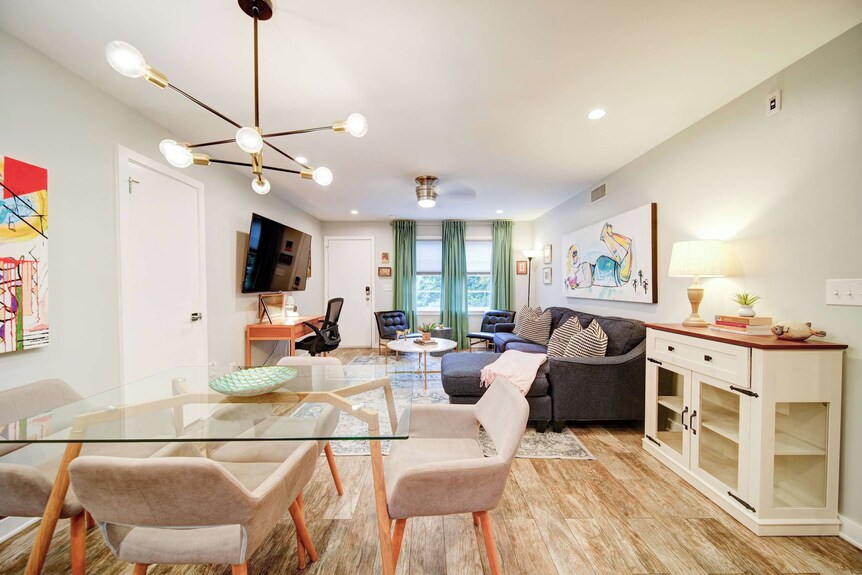 Boutique Myers Park King Suite · Parking · Near Atrium Cmc & Stadium - Charlotte, NC