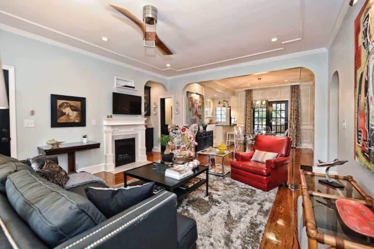 TV, peis og kontorer