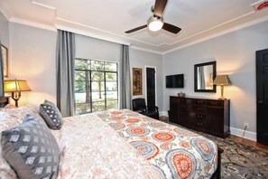 6 chambres, bureau, fer et planche à repasser, lit parapluie