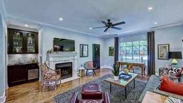 電視、壁爐、 辦公室