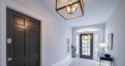 The Home Collection: Historic 2BR · King Suite · Parking · Near Uptown