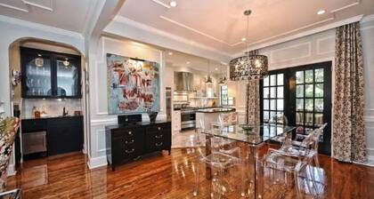 The Home Collection: Modern Myers Park Condo · Free Parking · Near Freedom Park