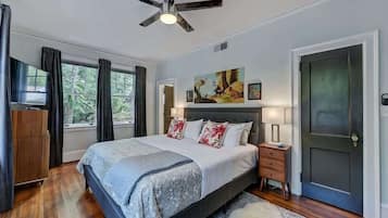 1 bedroom, iron/ironing board, travel crib, WiFi