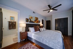 1 chambre, fer et planche à repasser, lit de bébé portatif, Wi-Fi