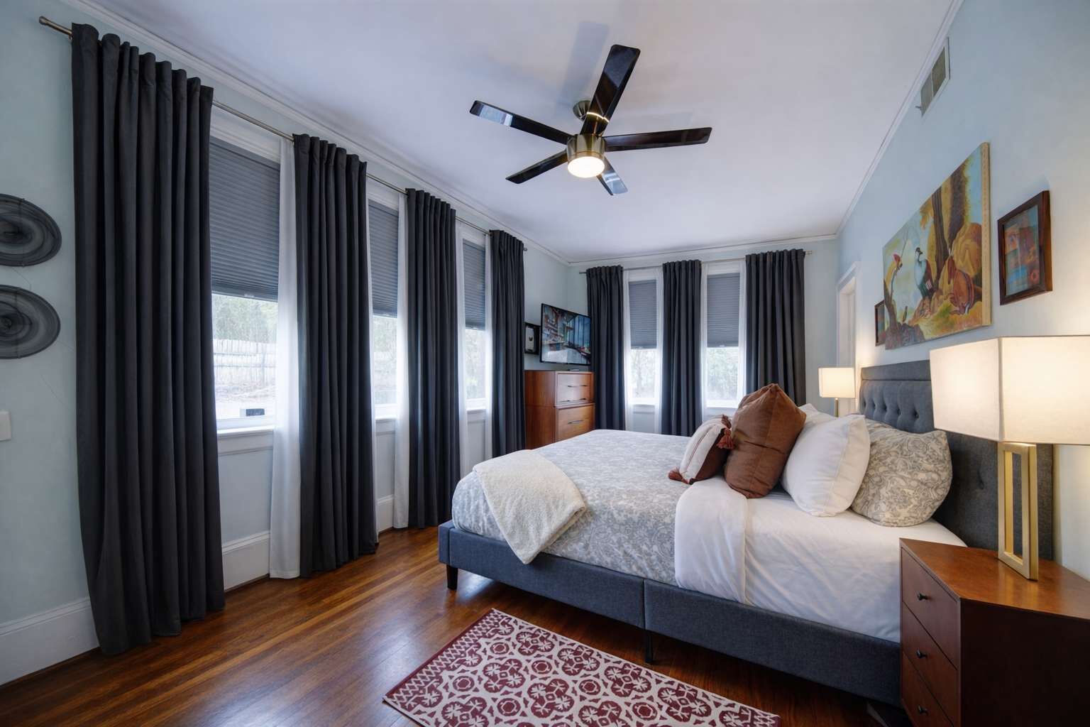 1 chambre, fer et planche à repasser, lit parapluie, Wi-Fi