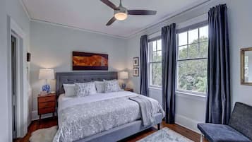 3 chambres, bureau, fer et planche à repasser, lit parapluie