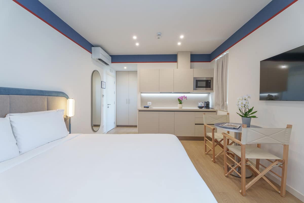 In-room safe, blackout curtains, soundproofing, free WiFi