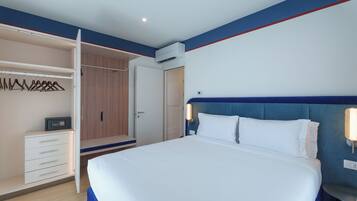Deluxe suite fronte mare con balcone | Una cassaforte in camera, tende oscuranti, insonorizzazione