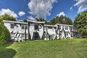 Exterior - Boutique Myers Park King Suite Condo with Parking Near Atrium CMC & Uptown (Charlotte)