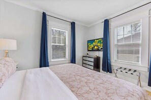 1 bedroom, iron/ironing board, travel cot, WiFi