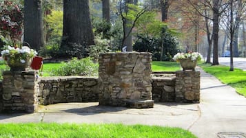 Enceinte de lâhĂ©bergement