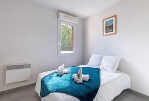 2 slaapkamers, een strijkplank/strijkijzer, wifi, beddengoed