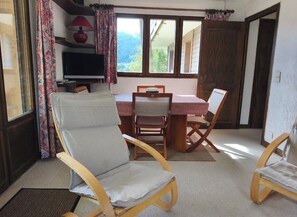 Dining - Cozy apartment with pool and golf nearby (Megève)