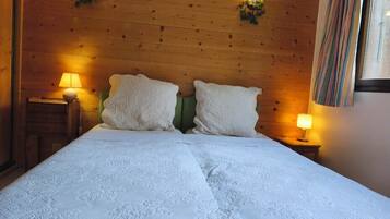 2 soverom, strykejern/-brett, wi-fi og sengetøy